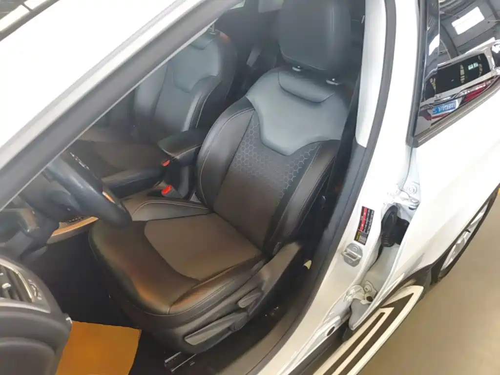 Jeep Compass — миниатюра 15