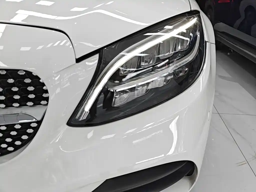 Mercedes-Benz C-Class (Import) — миниатюра 24