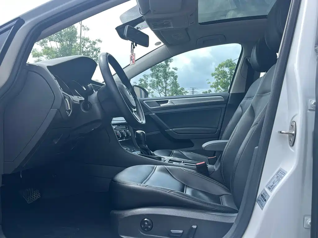 Volkswagen Golf — миниатюра 11