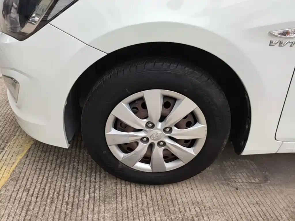 Hyundai Verna — миниатюра 23