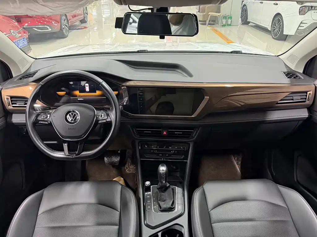 Volkswagen Tharu — миниатюра 7