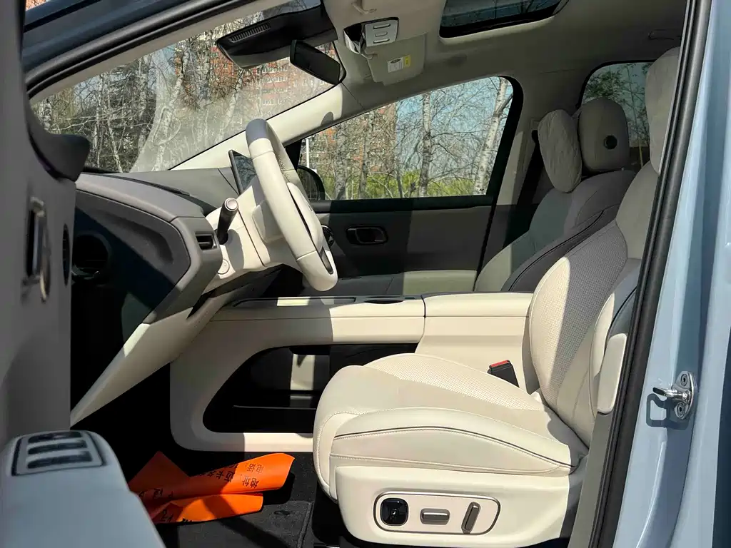 Li Auto i8 2025 Standard