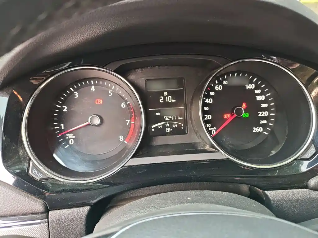 Volkswagen Sagitar 2018 1.6L AT Comfort