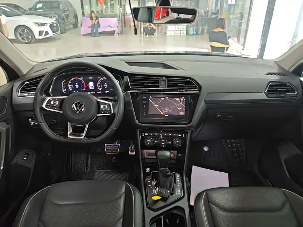 Volkswagen Tiguan L — миниатюра 10