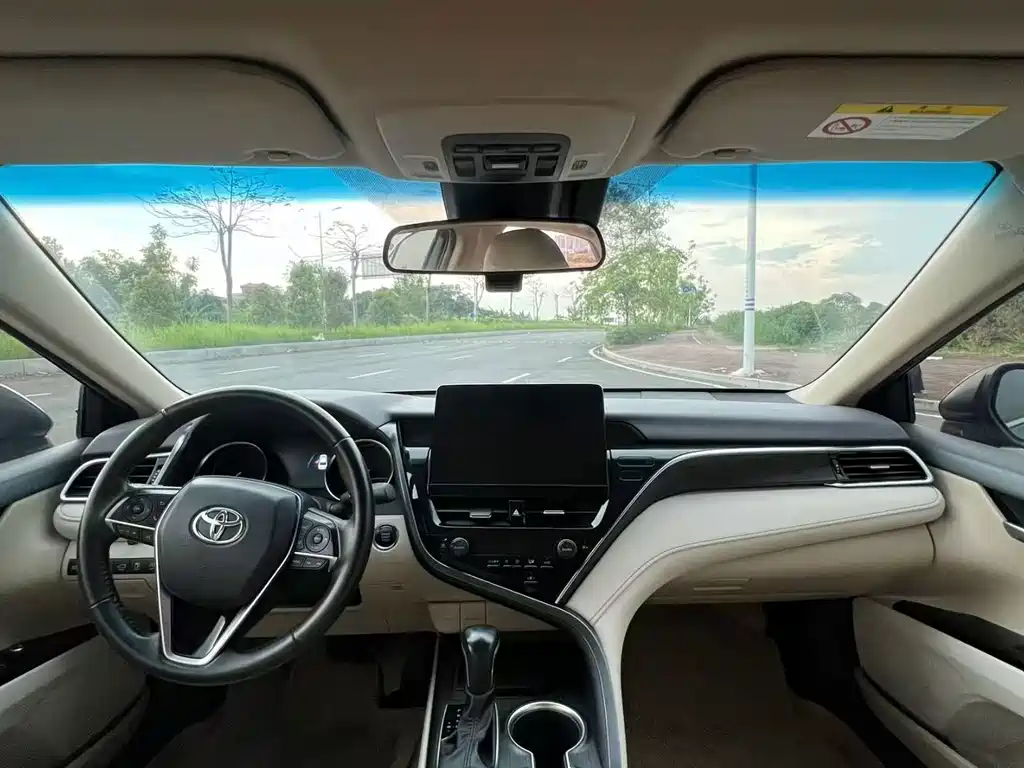Toyota Camry — миниатюра 9