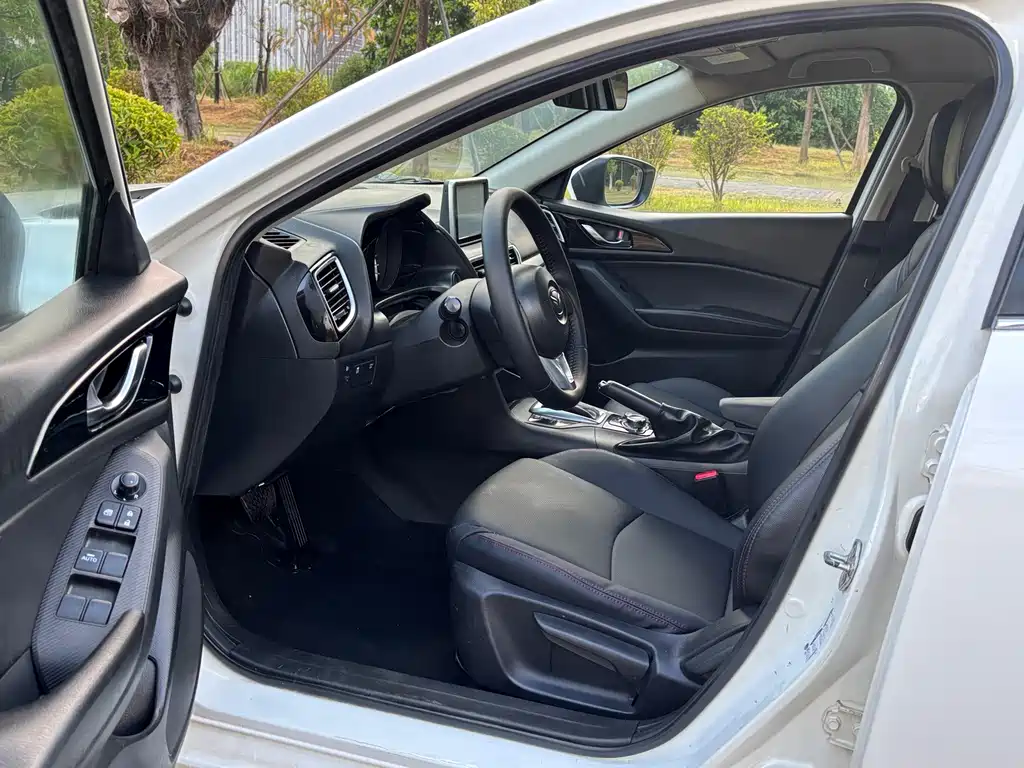 Mazda 3 Axela — миниатюра 8