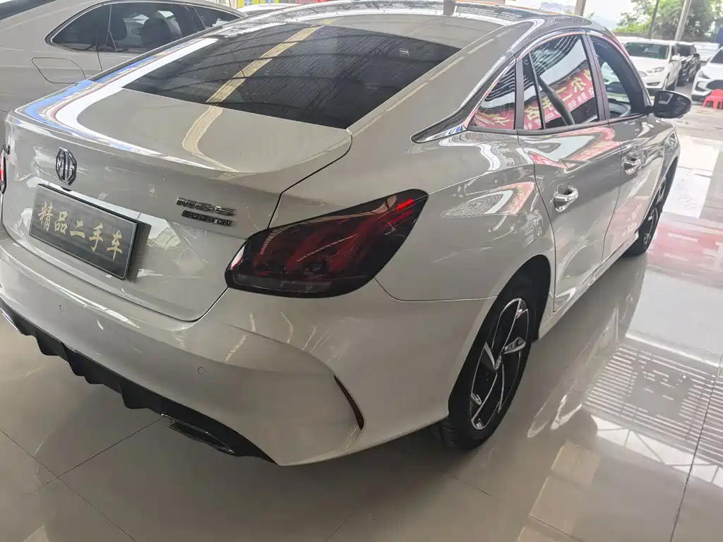 MG MG5 - фото 12