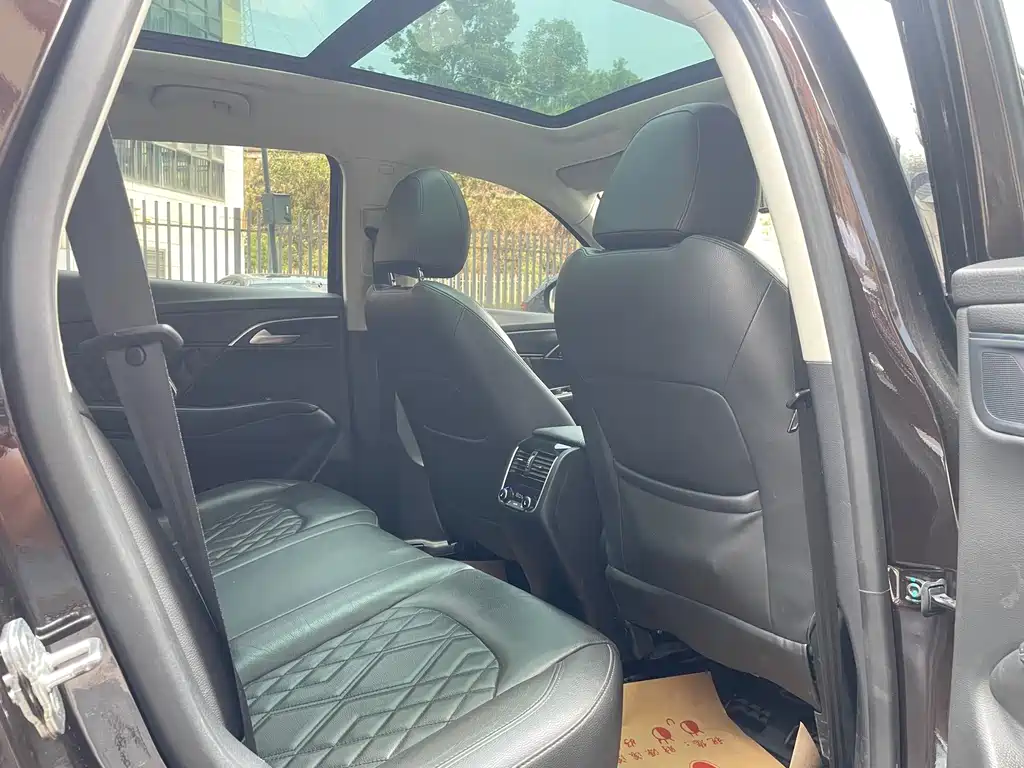 Borgward BX7 — миниатюра 18