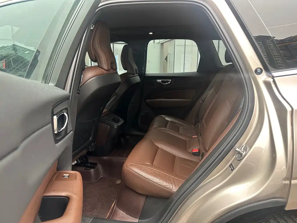 Volvo XC60 — миниатюра 9