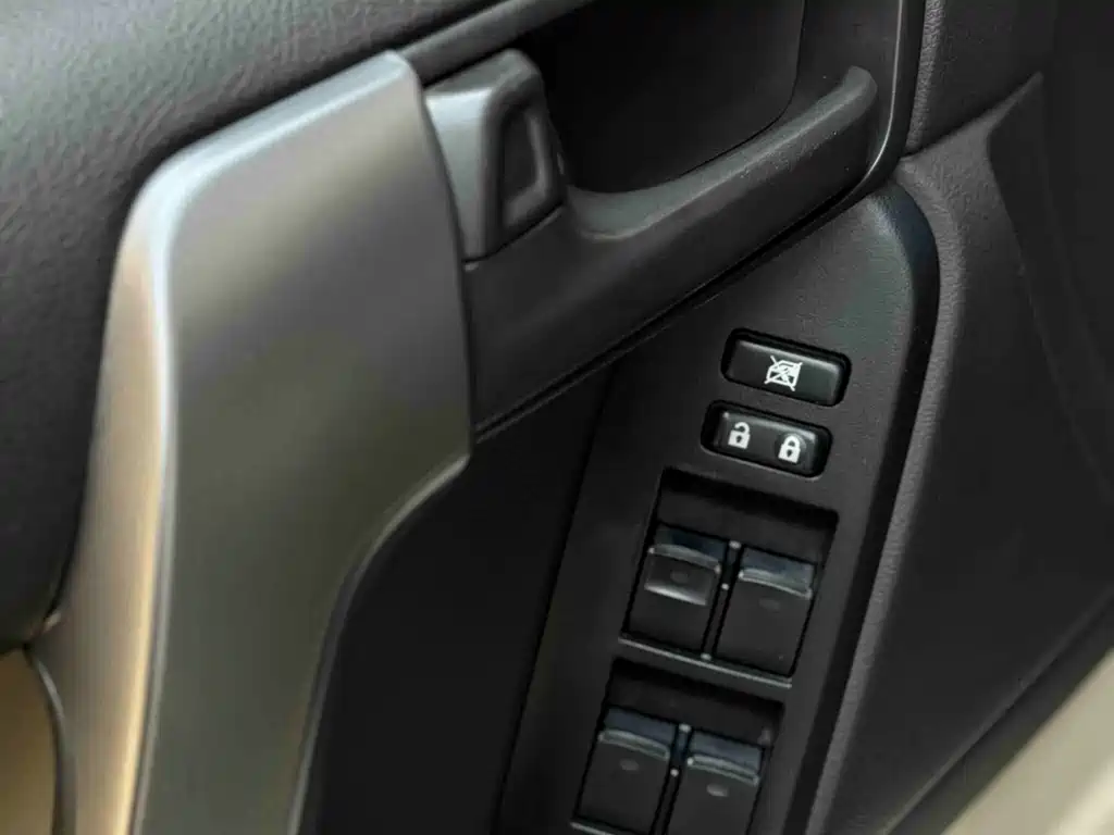 Toyota Land Cruiser Prado 2013 2.7L AT