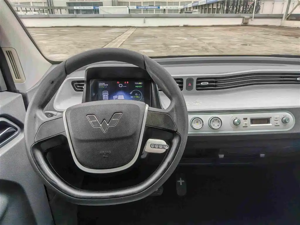 Wuling MINIEV — миниатюра 10