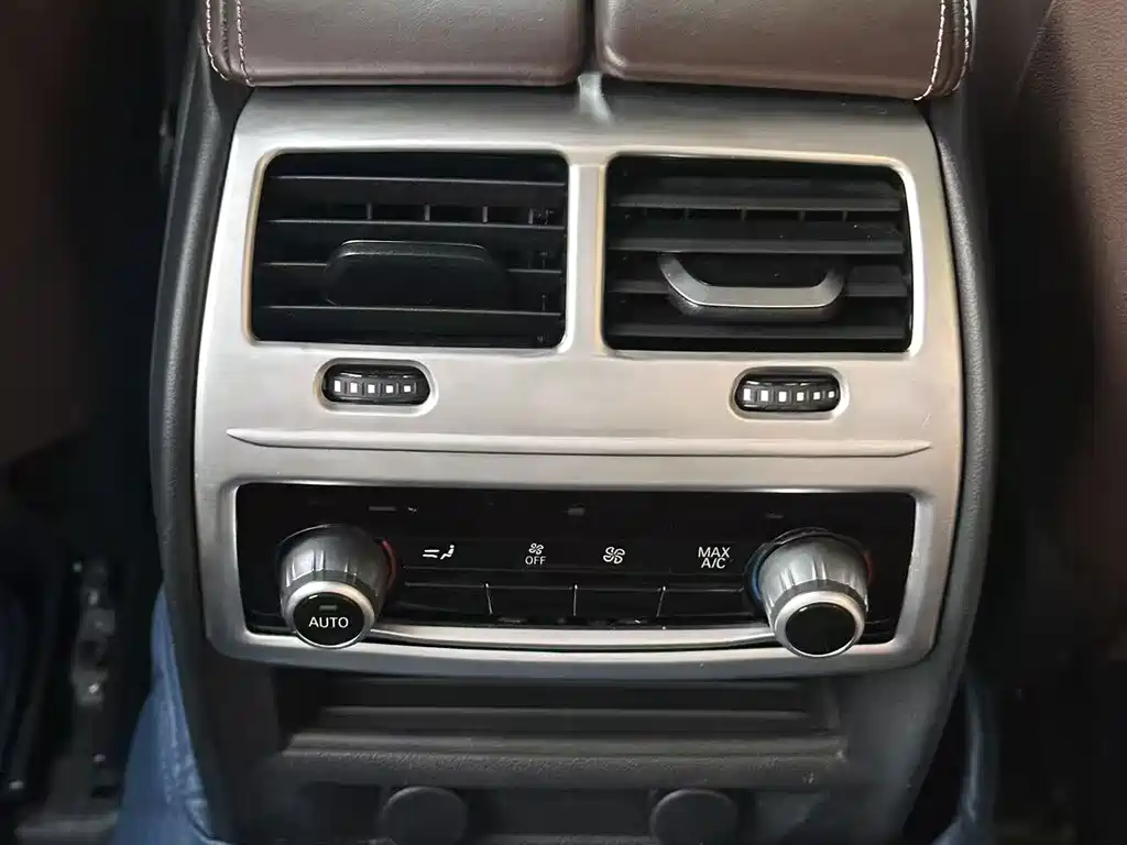 BMW 5 Series — миниатюра 27