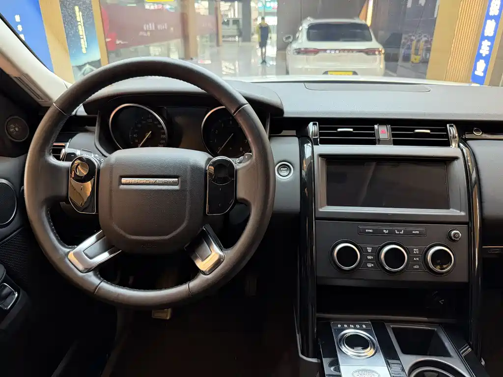 Land Rover Discovery 2019 3.0 SC V6 SE