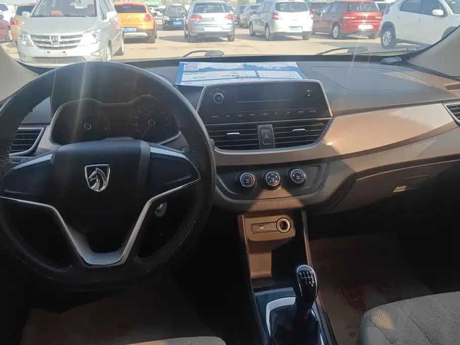 Baojun 310W — миниатюра 12
