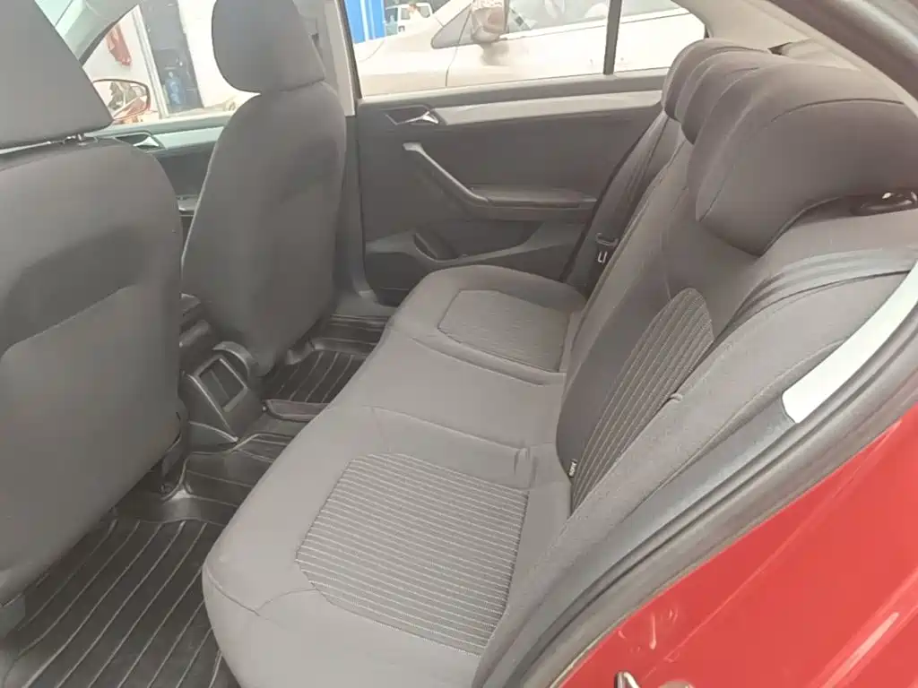 Volkswagen Jetta — миниатюра 17