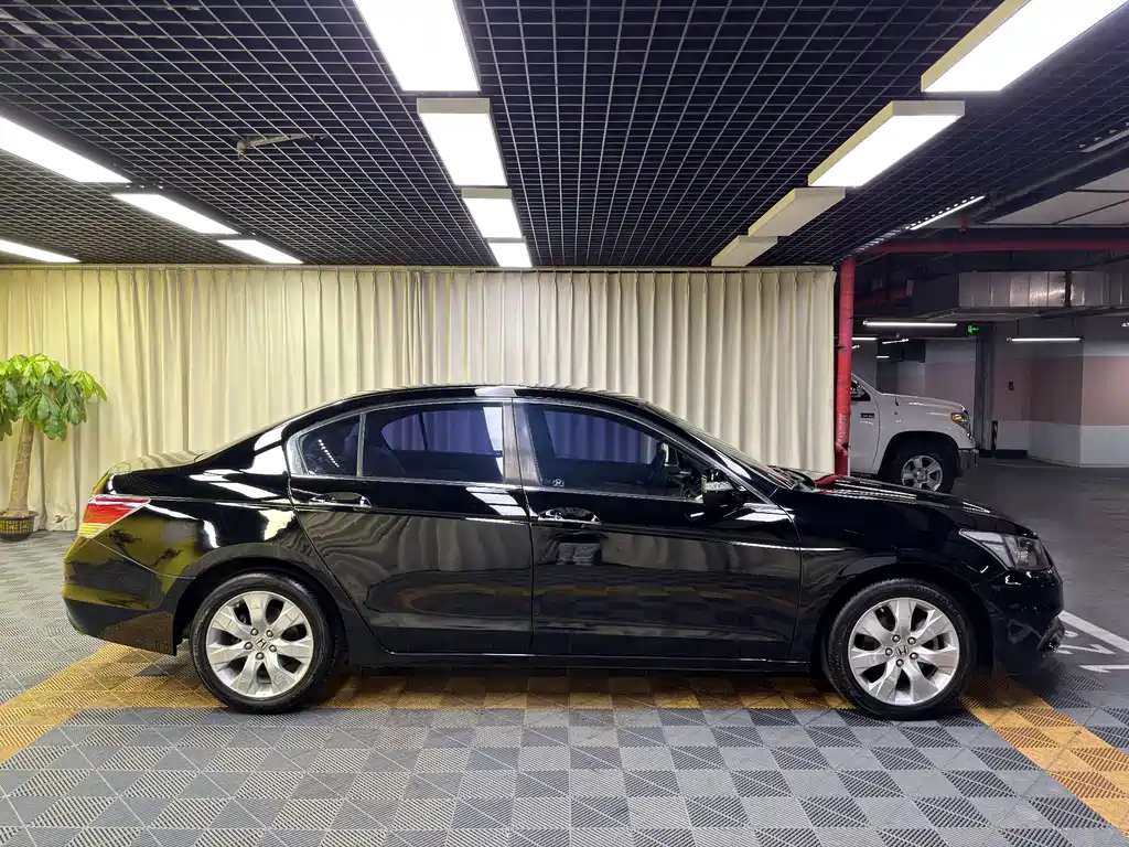 Honda Accord — миниатюра 8
