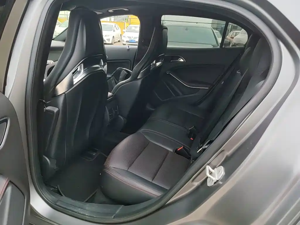 Mercedes-Benz GLA AMG — миниатюра 17