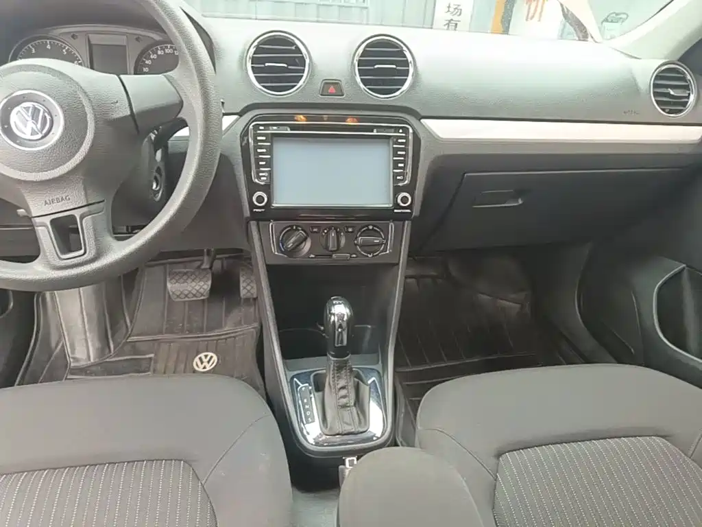 Volkswagen Jetta — миниатюра 14