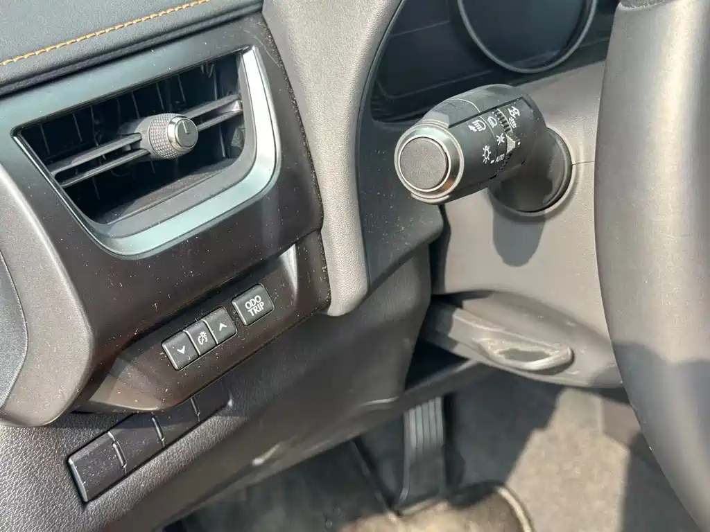 Lexus UX — миниатюра 12