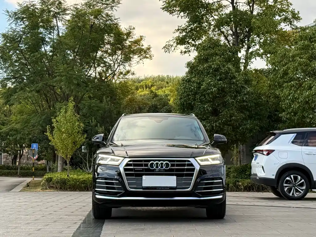 Audi Q5L — миниатюра 2