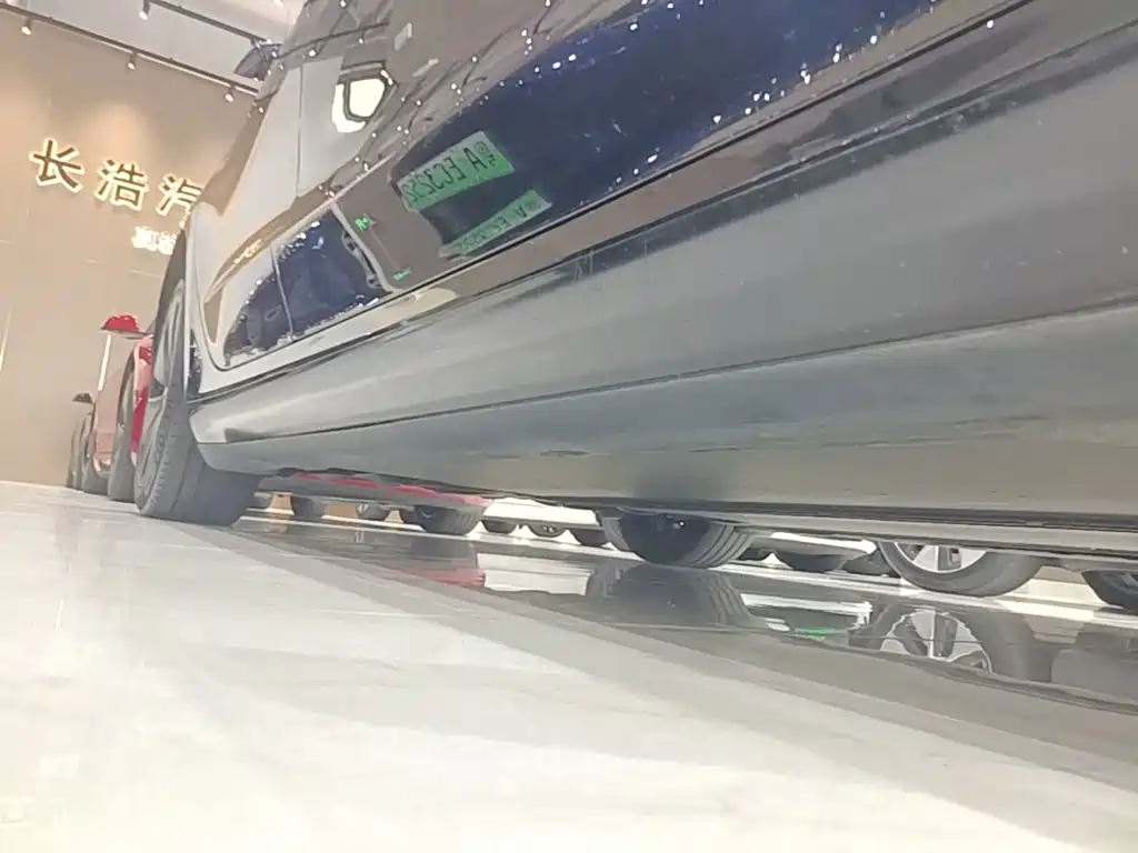 Tesla Model 3 — миниатюра 21