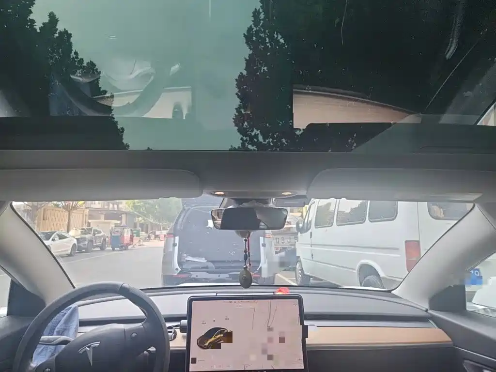 Tesla Model 3 — миниатюра 19