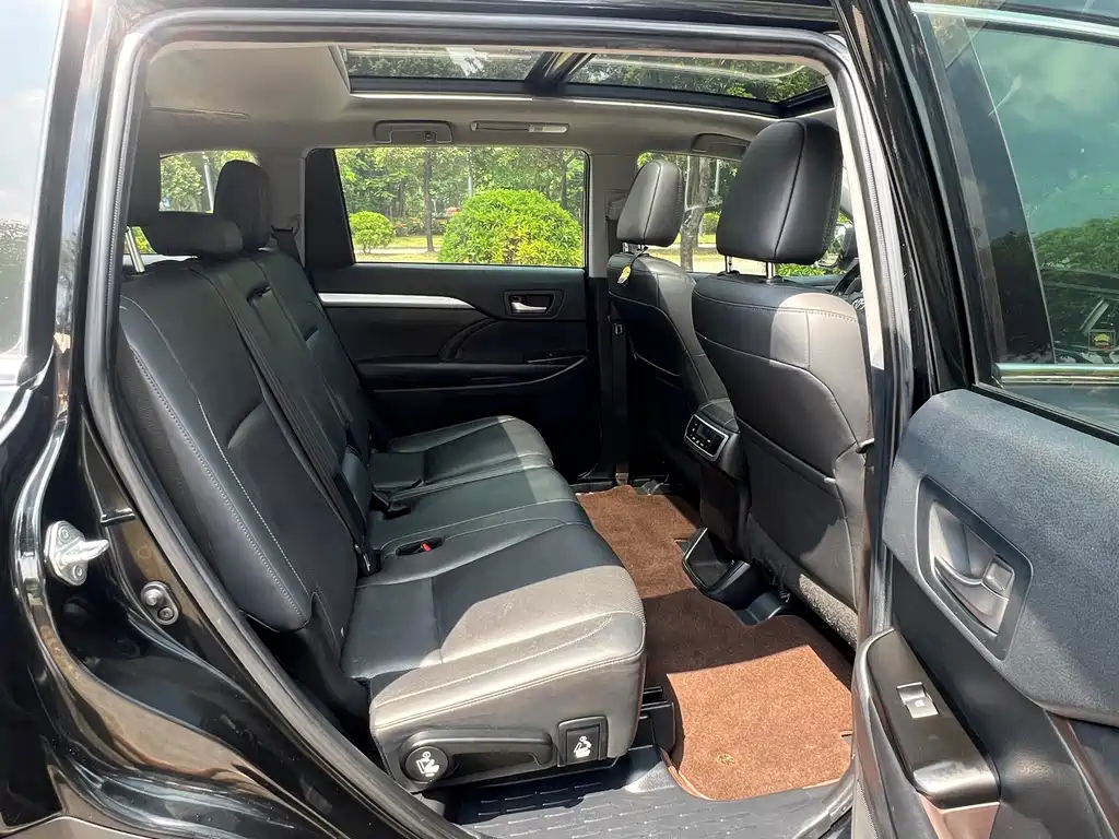 Toyota Highlander — миниатюра 14