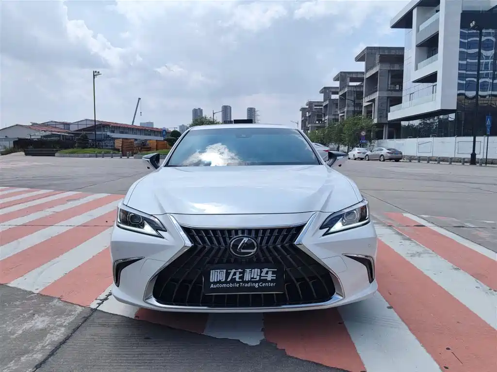 Lexus ES — миниатюра 2