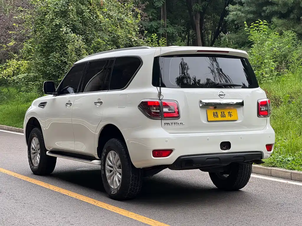 Nissan Patrol 2017 4.0L AT