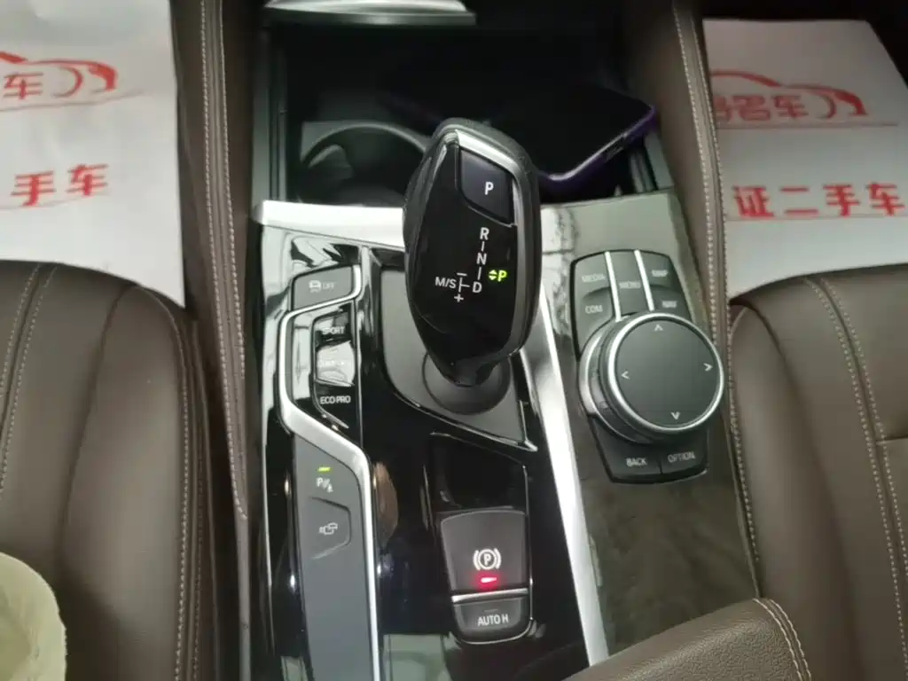 BMW 5 Series — миниатюра 14