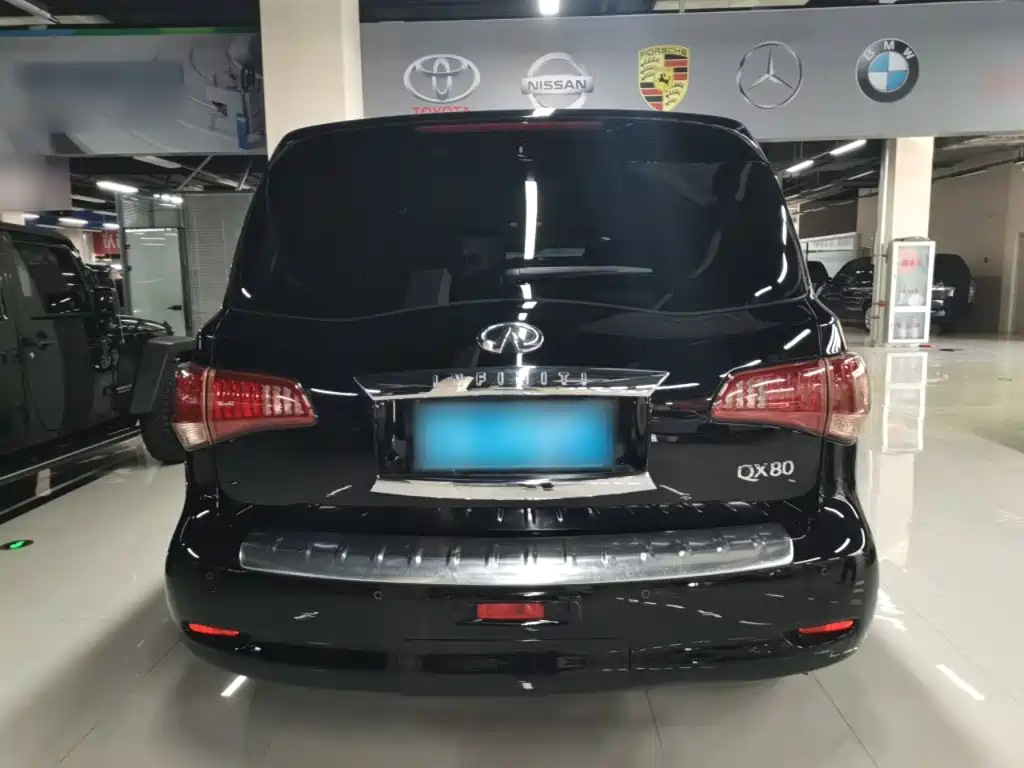 Infiniti QX80 2013 5.6L 4WD