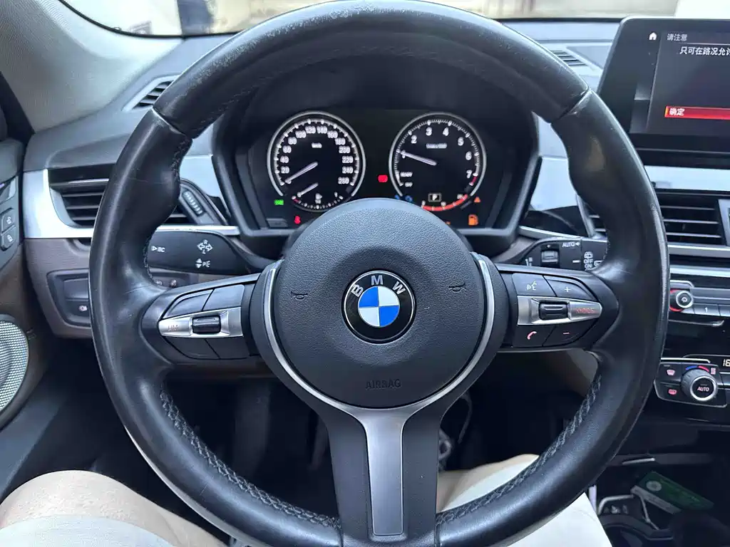 BMW X1 — миниатюра 11