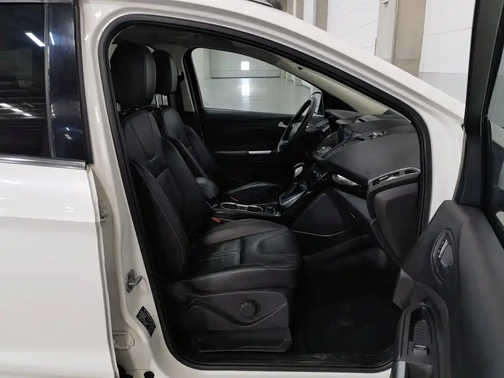 Ford Kuga — миниатюра 23