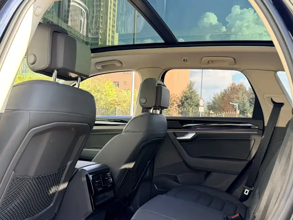 Volkswagen Touareg — миниатюра 3