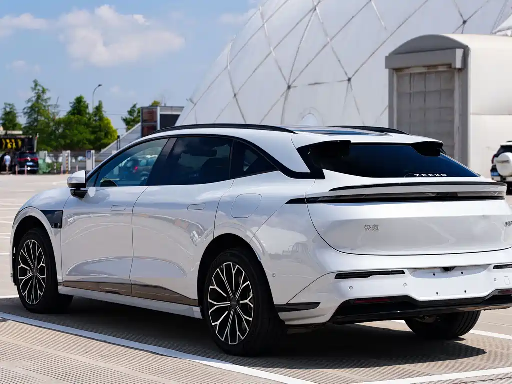 Zeekr 007GT — миниатюра 19