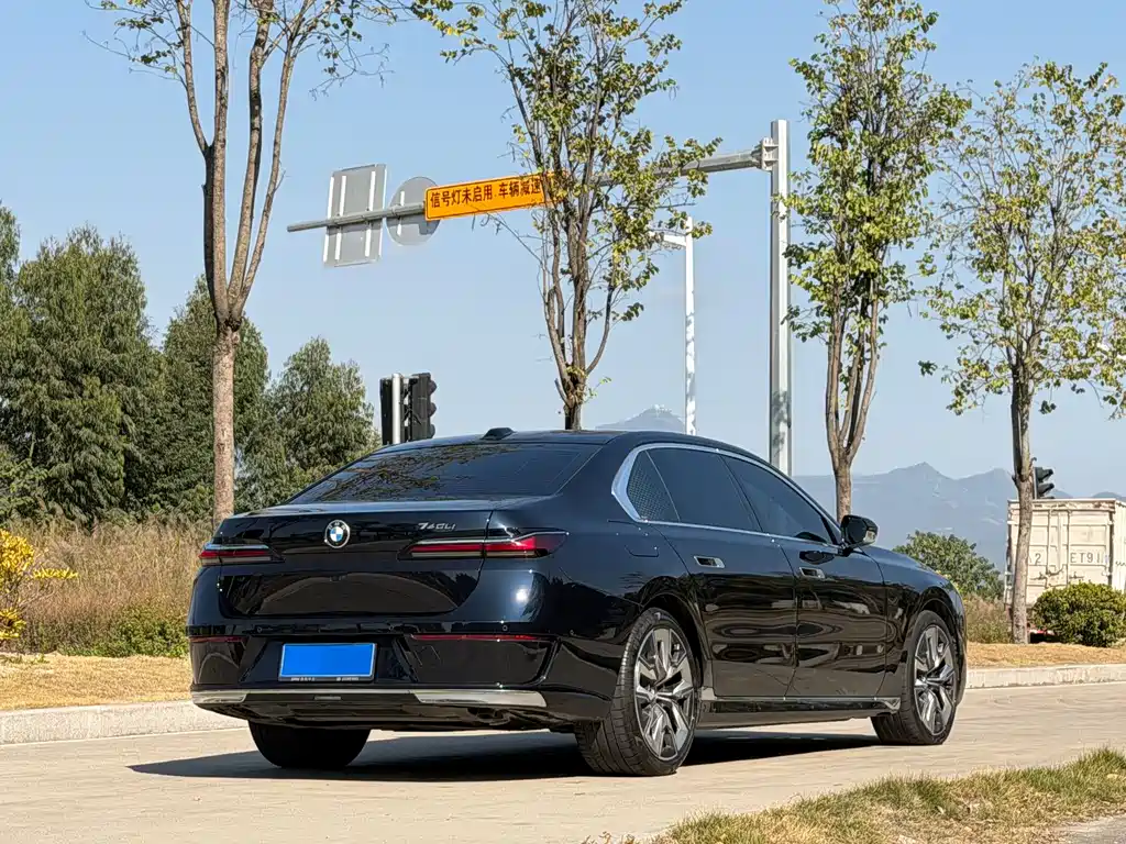 BMW 7 Series 7 2023 740Li Premium Luxury
