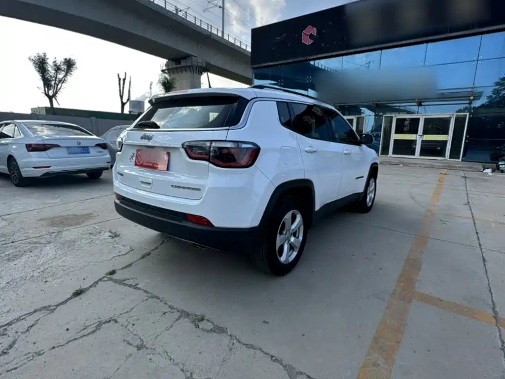 Jeep Compass — миниатюра 10