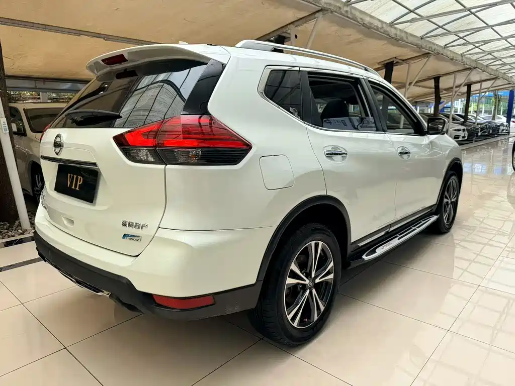 Nissan X-Trail 2017 2.5L CVT Luxury 4WD