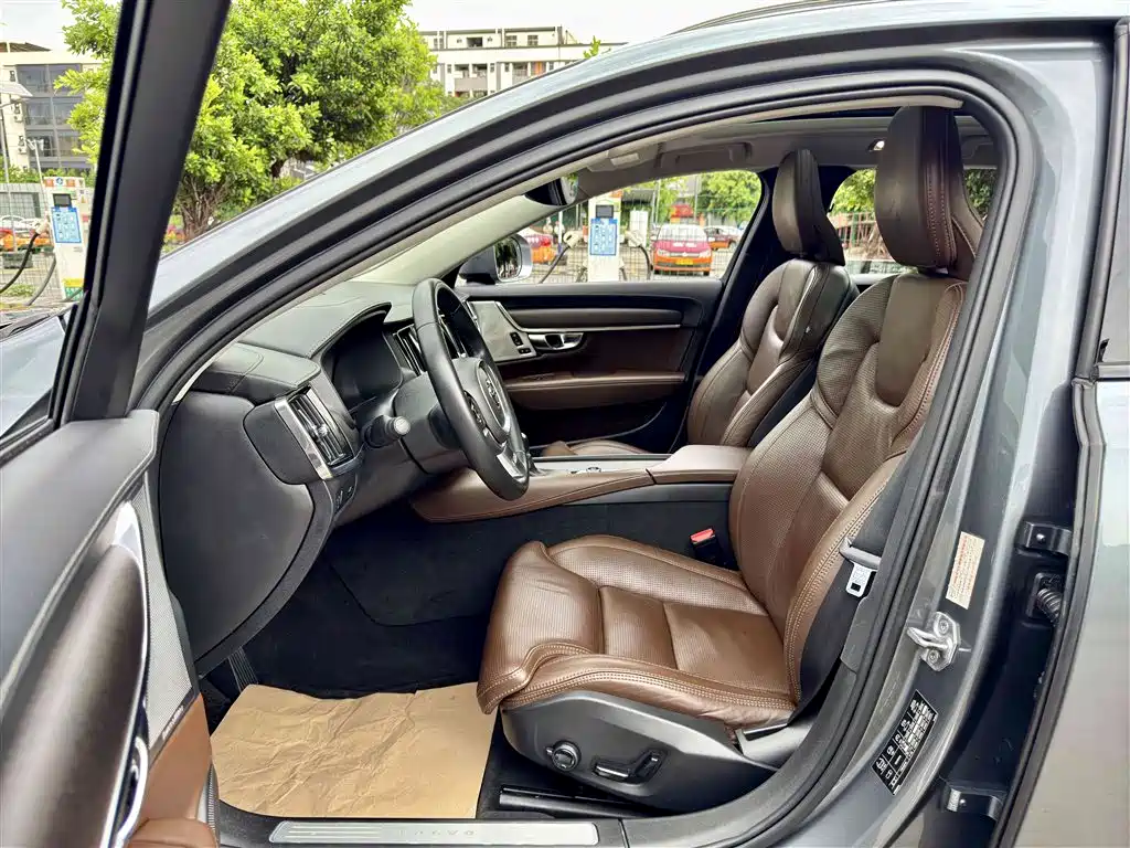 Volvo V90 2019 Cross Country T5 AWD V