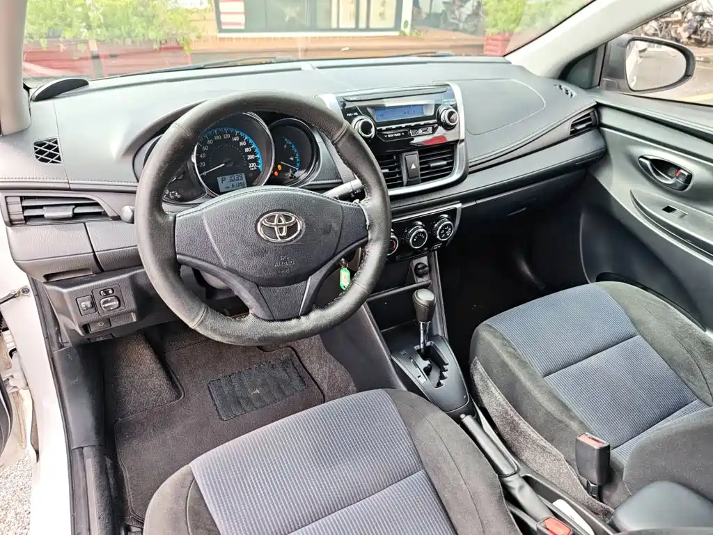 Toyota Yaris L — миниатюра 12