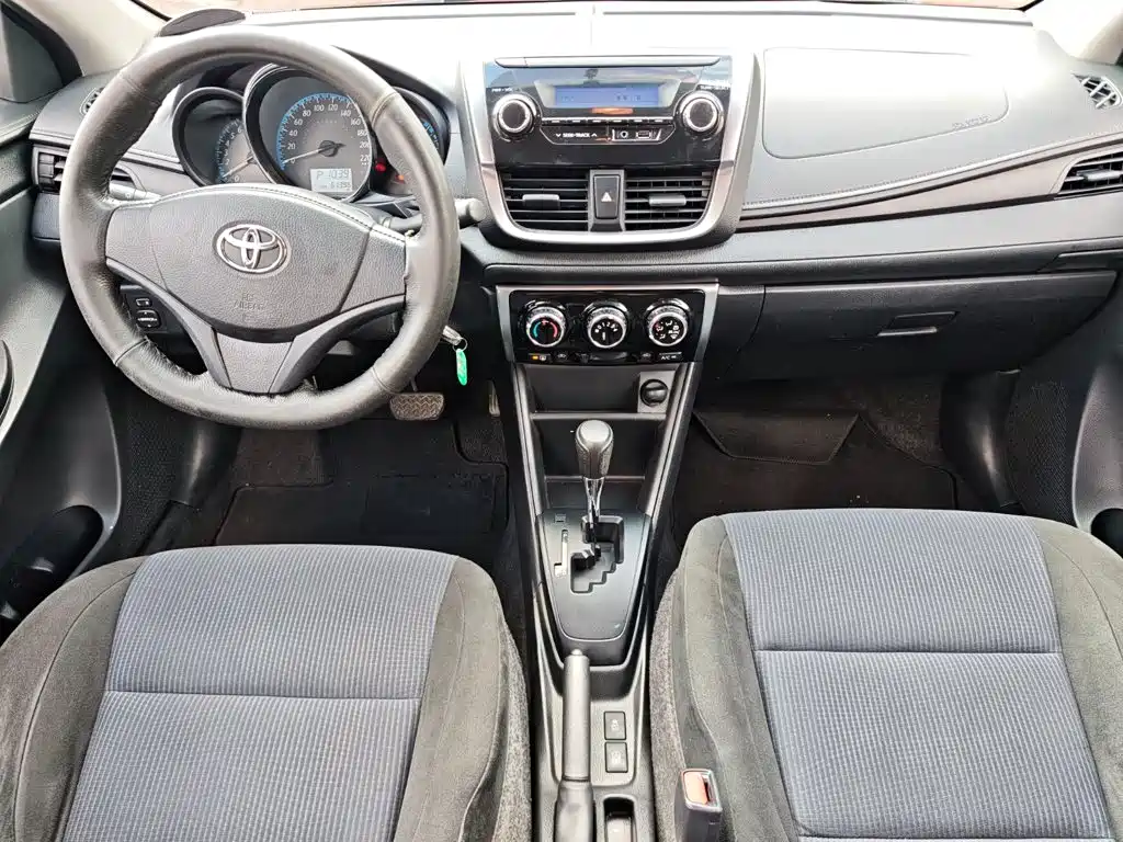 Toyota Yaris L — миниатюра 17
