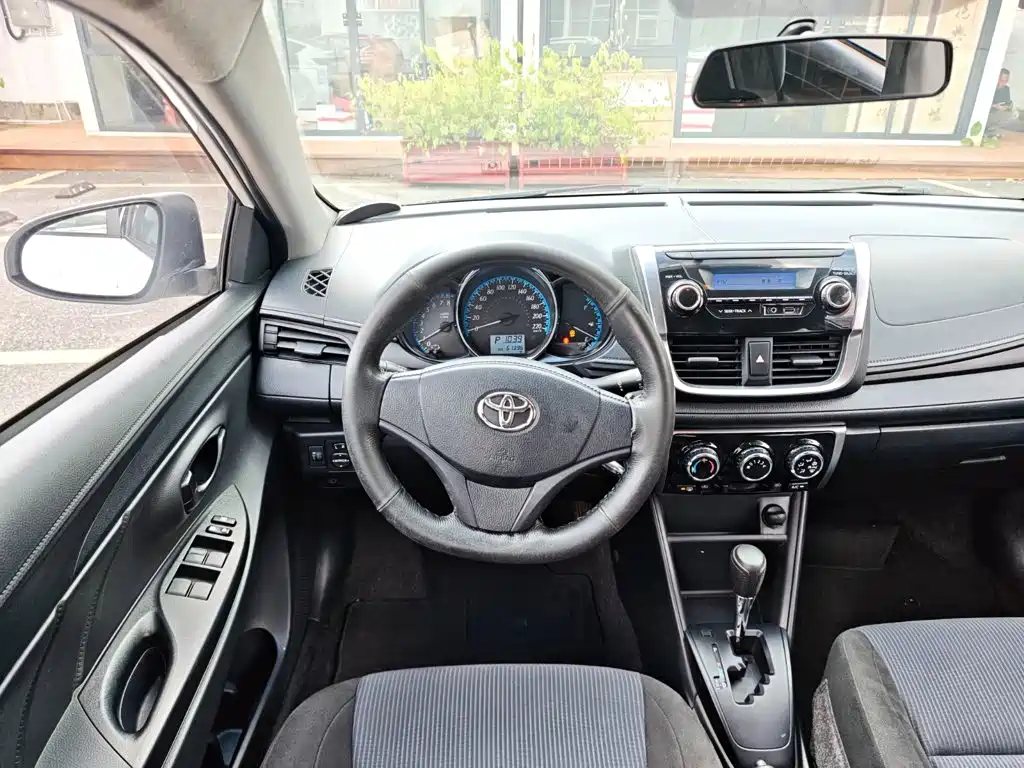 Toyota Yaris L — миниатюра 18