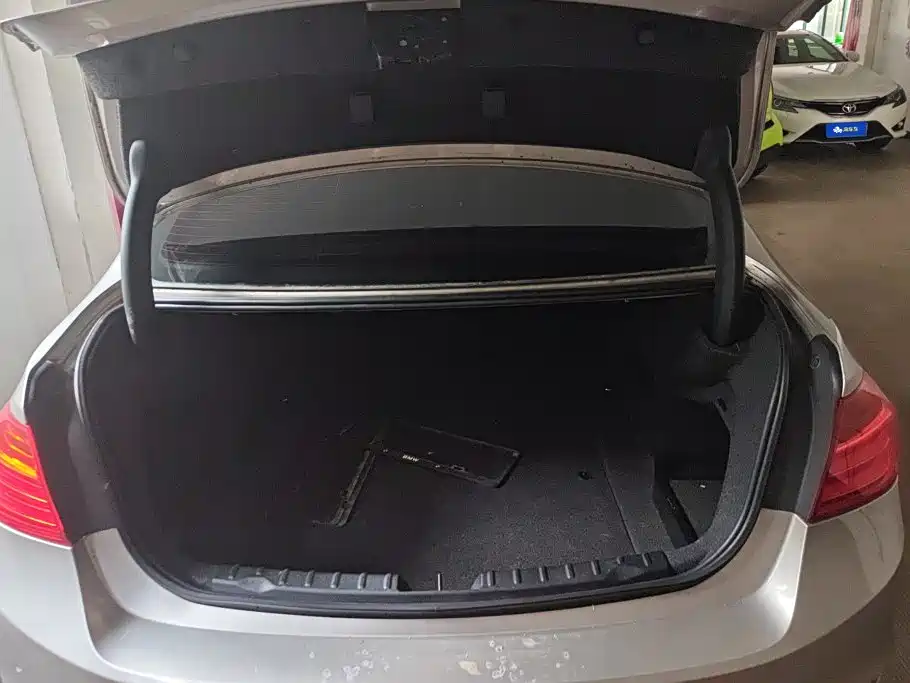 BMW 3 Series — миниатюра 4