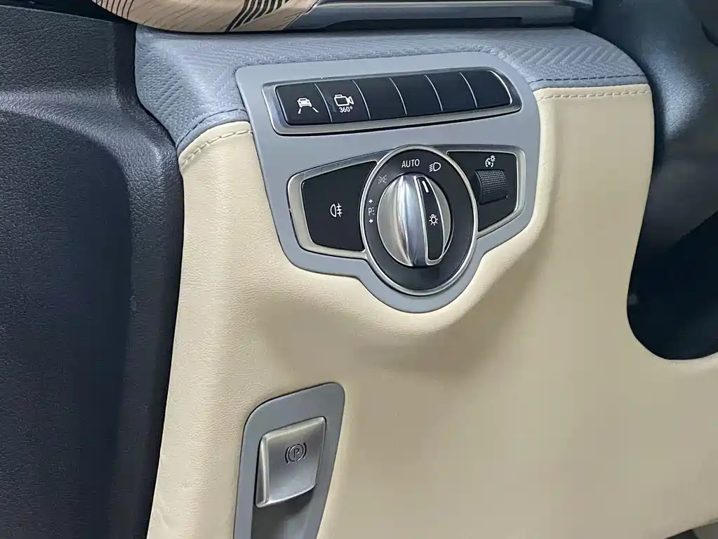 MERCEDES-BENZ V CLASS