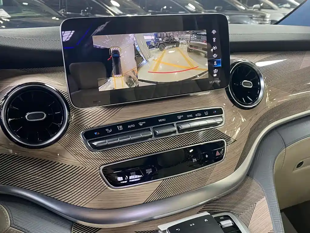 MERCEDES-BENZ V CLASS