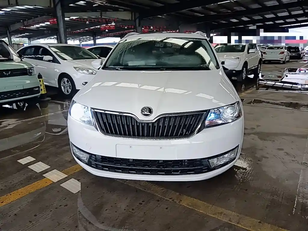Skoda Rapid Spaceback — миниатюра 3