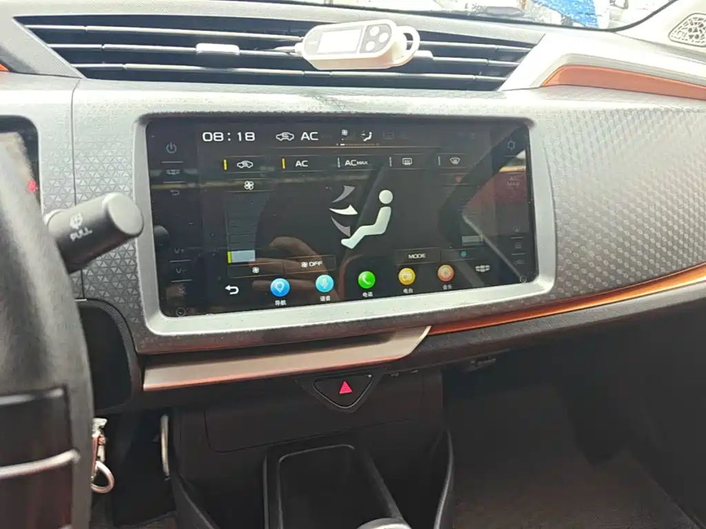 Geely Vision X1 — миниатюра 13