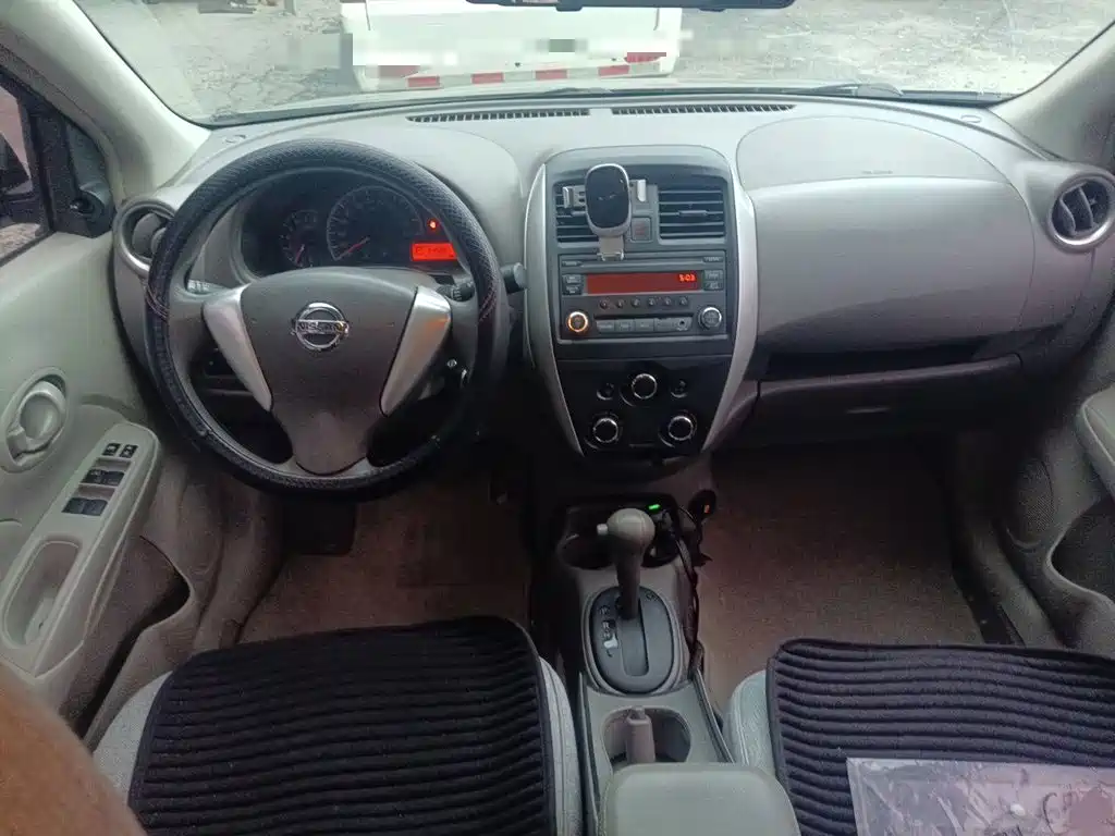 Nissan Sunny — миниатюра 10