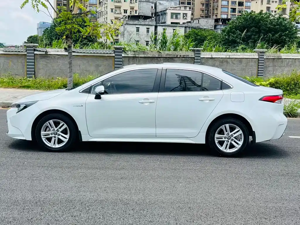 Toyota Corolla Levin 2021 1.8H E-CVT Luxury