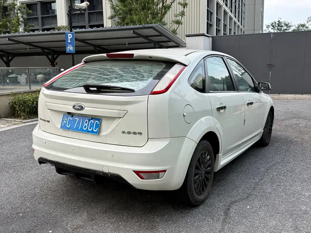 Ford Focus — миниатюра 10